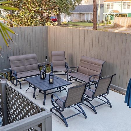 Historic 1871 Coastal Breeze With Heated Pool - Restoring Galveston Villa Eksteriør bilde