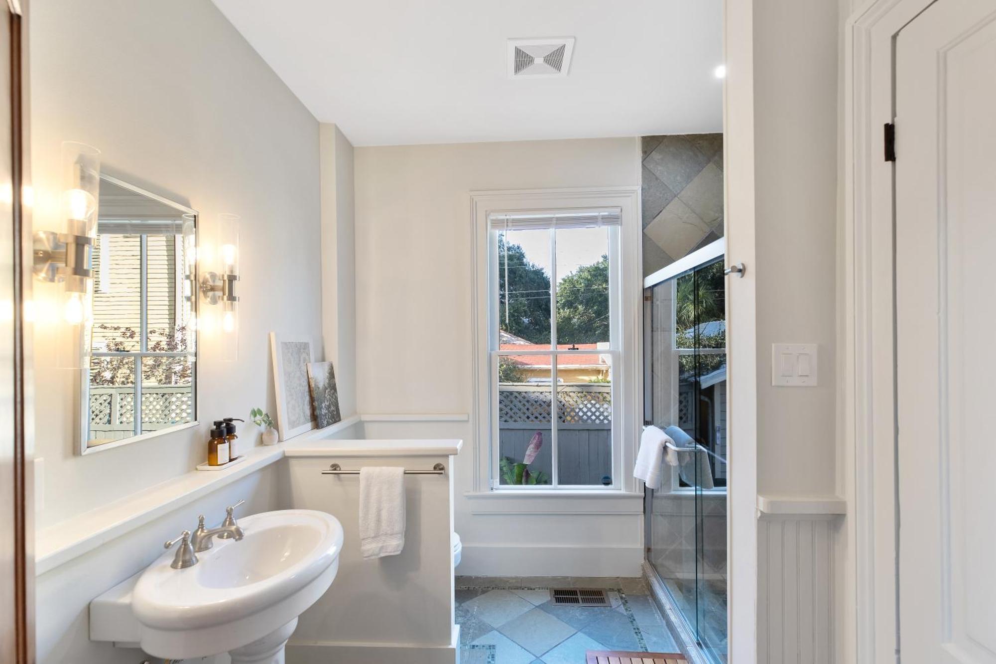 Historic 1871 Coastal Breeze With Heated Pool - Restoring Galveston Villa Eksteriør bilde